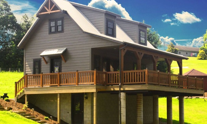 Millersburg Cabina | Playin' Hooky at Water's Edge Cabins