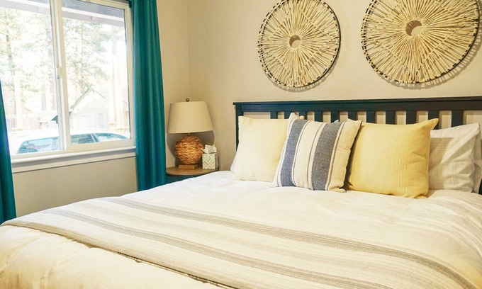 Tahoe Valley Hotel | Playpark Lodge