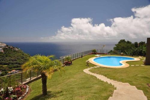 Estrela da Calheta Apartamento | Plaza Bay Luxury Apartment with Swimming Pool