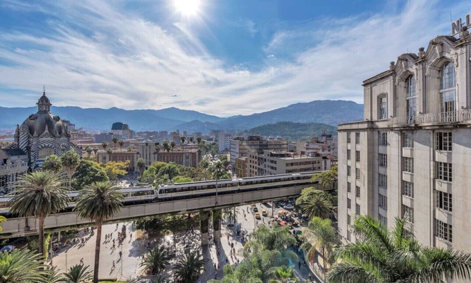 Villa Nueva Apartamento | Plaza botero loft in downtown near Metro station