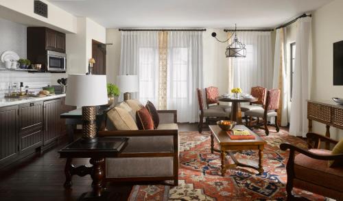 Westwood Hotel | Plaza la Reina