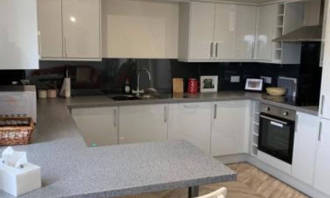 Bangor Apartamento | Plaza suite 61 B