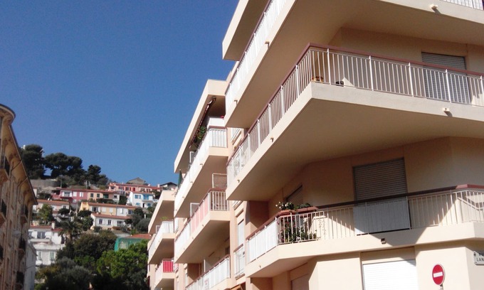 Mantega Apartamento | Agradable 2 habitaciones con terraza y garaje, en paz