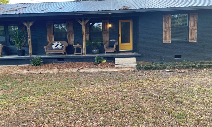Columbus Casa | Pleasant 4-bedroom house in Columbus with WiFi