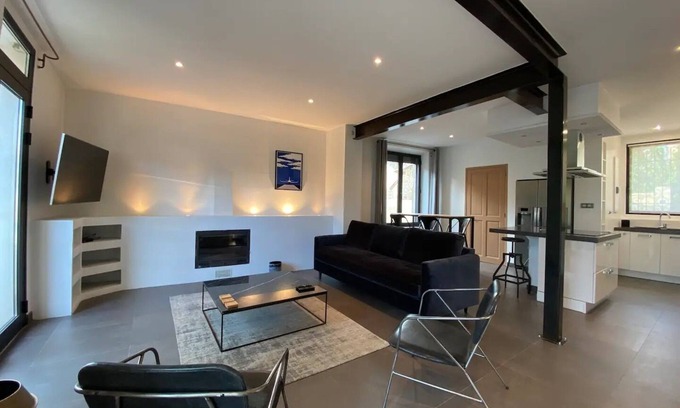 Morieres-les-Avignon Apartamento | Pleasant apartment close to all amenities