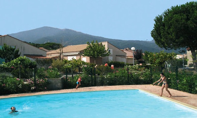 Sorede Villa | Vacaciones agradables con aire acondicionado VILLA-Veranda-jardín y acceso a la piscina-tenis