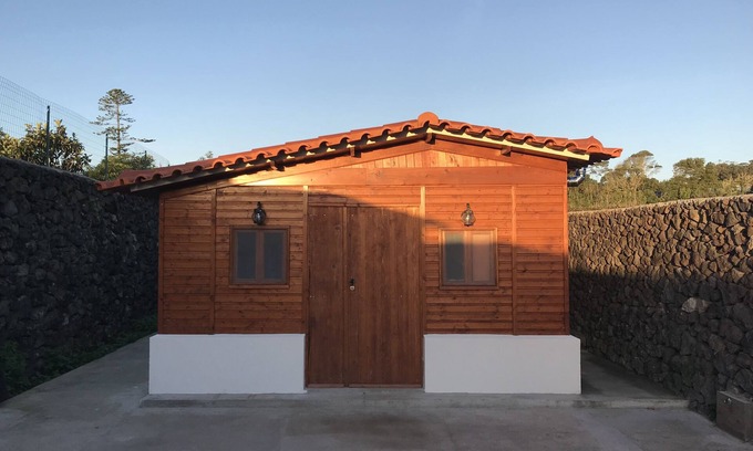 Angra do Heroismo Chalet De Esquí | Pleasant cabin with Páteo 5 minutes from the City