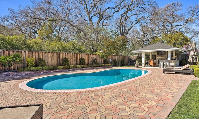 Pleasant Hill Apartamento | Pleasant Hill Studio w/ Pool & Hot Tub Access