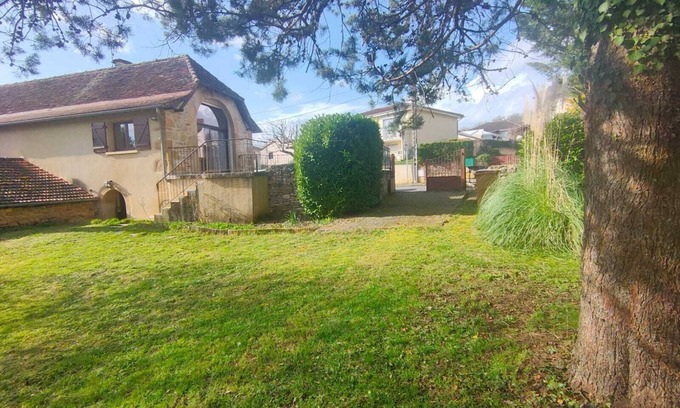 Figeac Casa | Pleasant house with large garden - Figeac