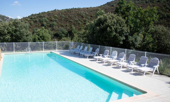 La Liviniere Casa | Pleasant little house with shared swimming pool