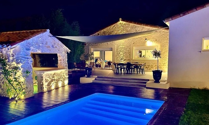 La Calmette Casa | Pleasant mazet with swimming pool for 4-6 people
