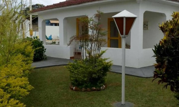 Alambari Casa | Pleasant Recanto Tatinha with swimming pool.