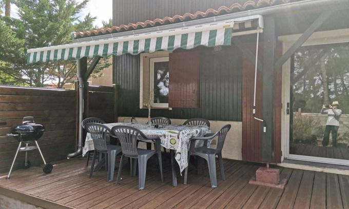 Lacanau-Ocean Cabina | Agradable pabellón adosado tipo 3 ubicado en el bosque de pinos con piscina comunitaria