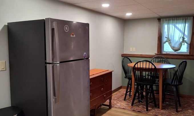 Newport Apartamento | Pleasant, spacious studio in Newport with gorgeous view of Lake Memphremagog