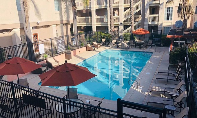 San Bruno Complejo | Pleasant Stay! 2 Convenient Units, Pet-friendly, Free Breakfast, Outdoor Pool!