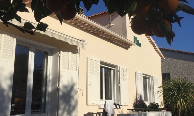 Hyeres City Centre Casa | Bonito T1 (clasificado 3 estrellas) en Villa, tranquilo (callejón sin salida), jardín y estacionamiento