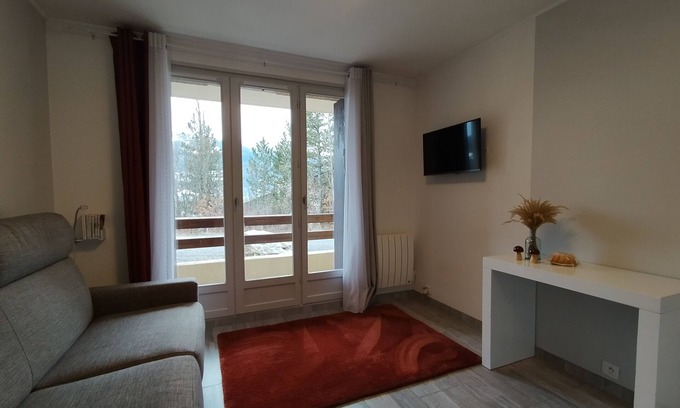 Barcelonnette Apartamento | Pleasant T1bis apartment on the heights of Barcelonnette, a stone's throw from the town center.