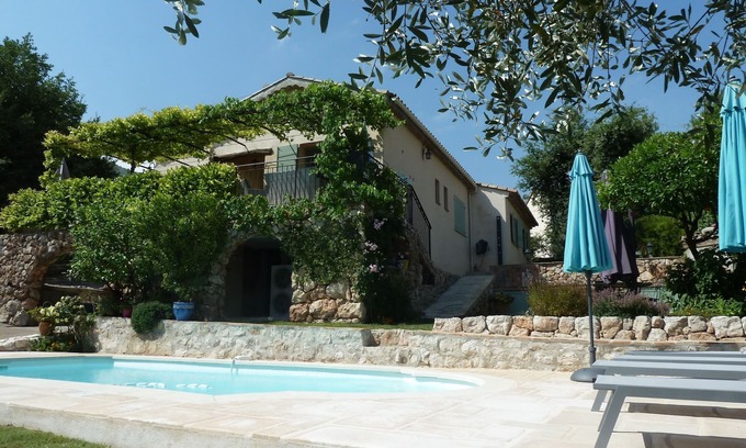 Gattieres Villa | Agradable villa con piscina con vistas al típico pueblo cerca de Niza Costa Azul