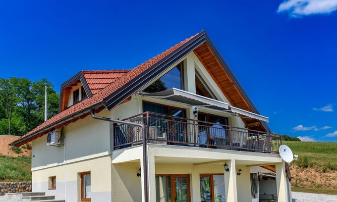 Barilovic Casa | Plivanje u zalazak sunca - Three Bedroom House
