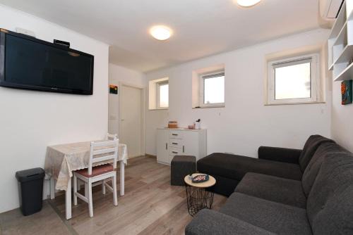 Ploce Apartamento | Pločica
