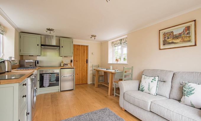 Dargate Cabaña | Plum Pudding Stables by Bloom Stays - sleeps 2 guests in 1 bedroom