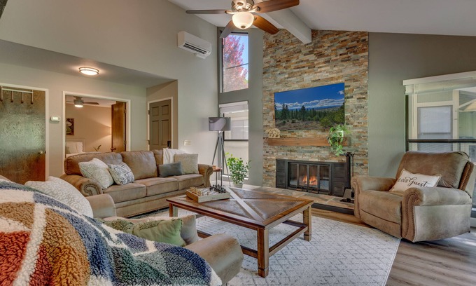 Plumas Eureka Estates Casa | Plumas Pines Escape - Golf Views + Coffee Bar + Games + Family Friendly