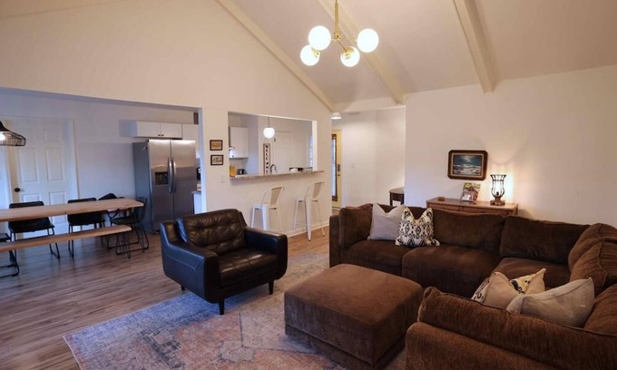Ladson Casa | Plush in the Pines- 4br & Game Room!