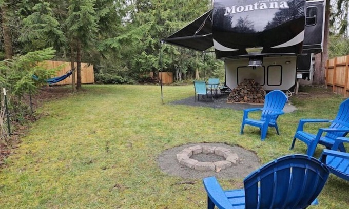 Sequim Casa | PNW glamping with private yard