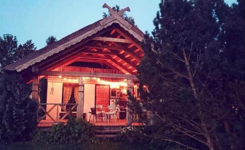 Kurtuvenai Casa | PO NENDRIŲ STOGU