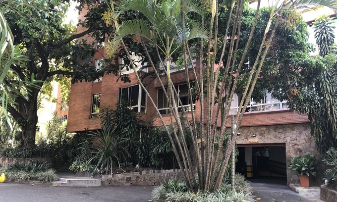 Patio Bonito Apartamento | Poblado cozy two Bedroom fully furnished apartment