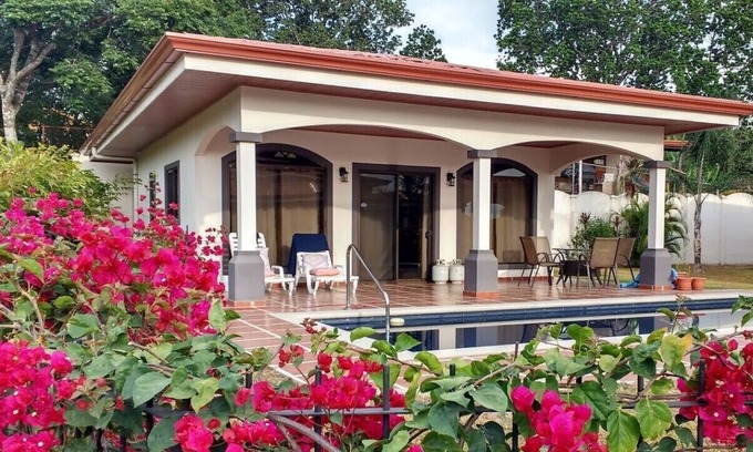 Garabito Casa | Poco Cielo Estates One Bedroom Bungalow with Pool