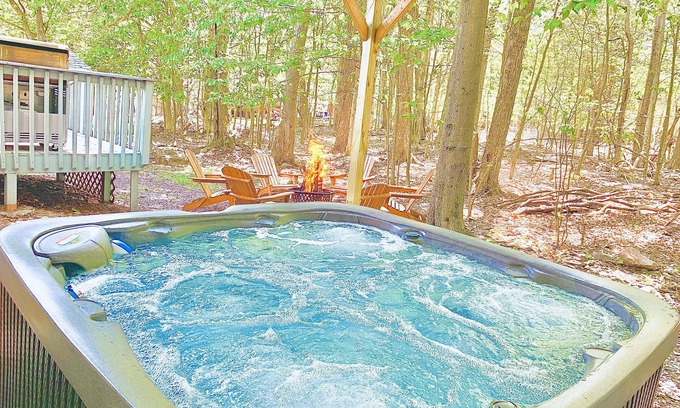 Tobyhanna Casa | Pocono 3BR Getaway Hot Tub Arcades Fire Pit