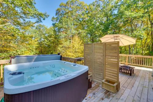 East Stroudsburg Casa | Pocono Getaway A frame Cabin w/Hot Tub Sauna