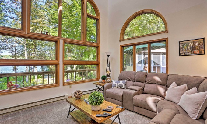 Locust Lake Village Cabaña | Pocono Lake Paradise w/ Private Beach & Dock!