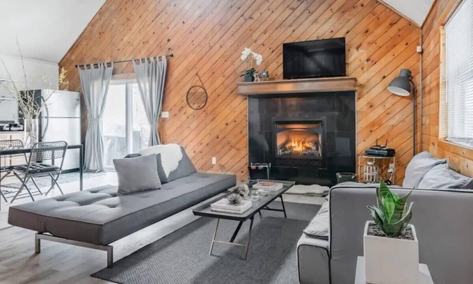 Long Pond Casa | Pocono Modern & Rustic | Firepit | Pets Okay