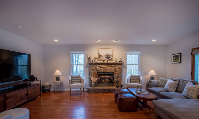 Reeders Casa | Pocono Mountains Resort Like Home, Peaceful, Relaxing, Close To All Amenities