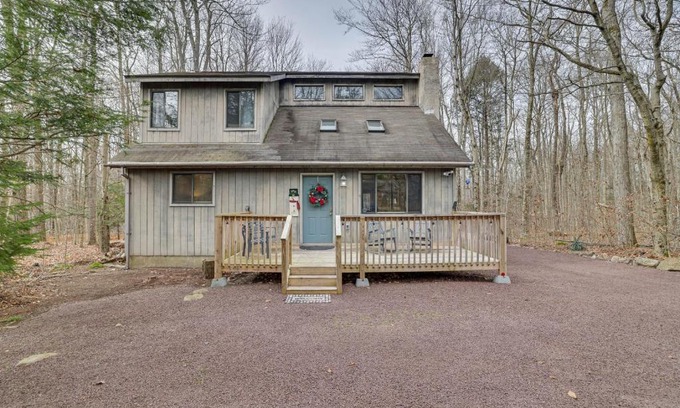 Pocono Pines Casa | Pocono Pines Home with Private Hot Tub!