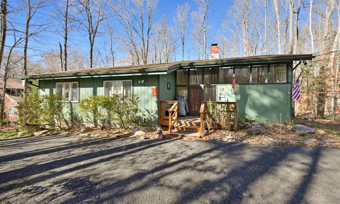 Pocono Pines Casa | Pocono Pines, Lake Naomi 4 bedrooms, 2 full bath