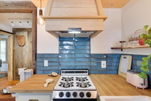 Greentown Casa | Poconos Cabin Year Round Bliss