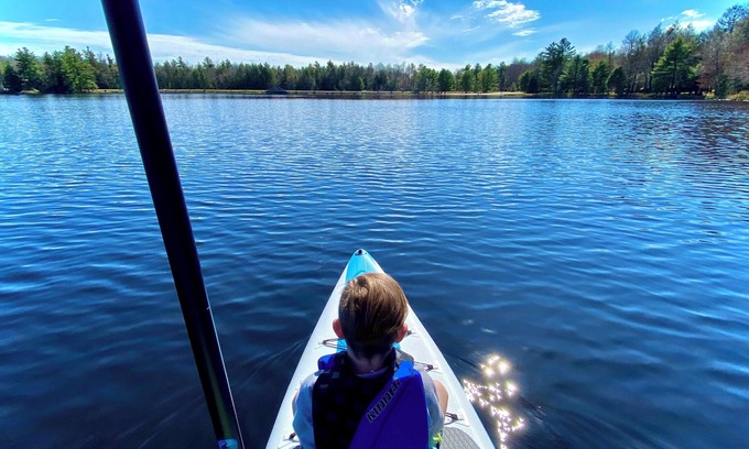 Pocono Pines Casa | Ski + Waterpark Retreat ★ Lakeside Renovado Moderno 3 habitaciones 2. 5 baños ★ Crested Falcon