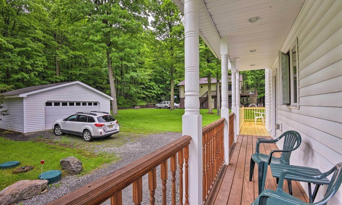 Greentown Casa | Poconos Home w / Sala de juegos - ¡10 minutos del parque estatal!