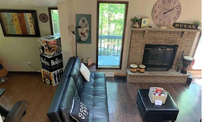Bushkill Casa | Poconos Top Rated Resort - Saw Creek Estates