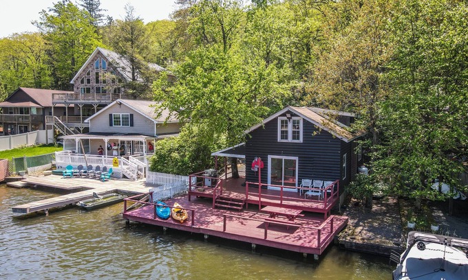 Lake Harmony Cabaña | Poconos Waterfront Haven