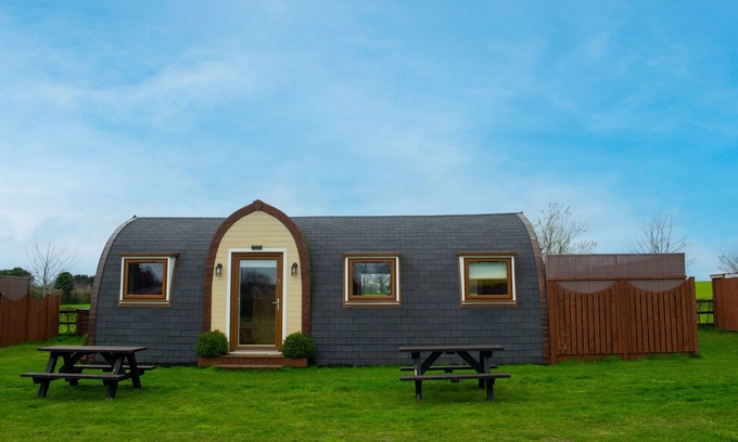 Trowse Newton Cabina | Pod-Apartamento-Baño Privado-Vista al campo-Dragon's Den 1