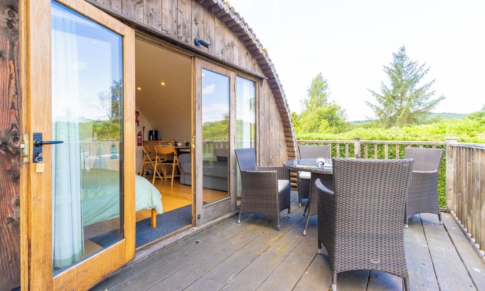 Llangammarch Wells Casa | Pod2 Kingfisher Powys River Glamping Pods Builth Wells Wales