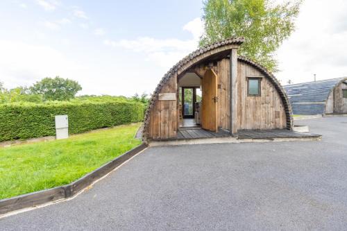 Llangammarch Wells Casa | Pod2 - Powys River Pods - Pet Friendly Glamping Pod Builth Wells Powys Wales