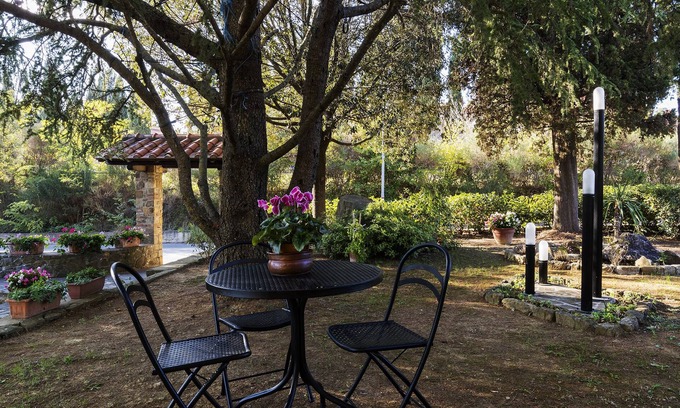 San Quirico d'Orcia Casa | Podere La Rosa, apartamento en campo abierto pero a 5 minutos a pie del centro.