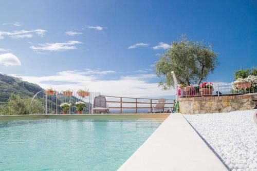 Pescia Casa | Podere Scoglio d'Oro