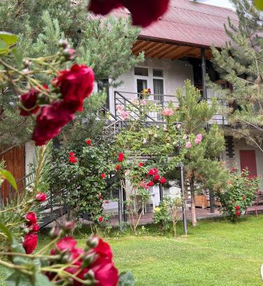 Cholpon-Ata Casa | Podsolnukhi Guest House