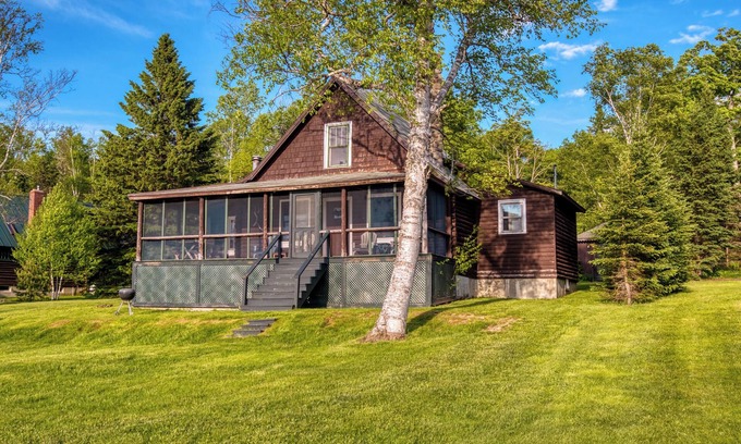 Rangeley Casa | Cabaña rústica de 4 dormitorios a orillas del lago Mooselookmeguntic